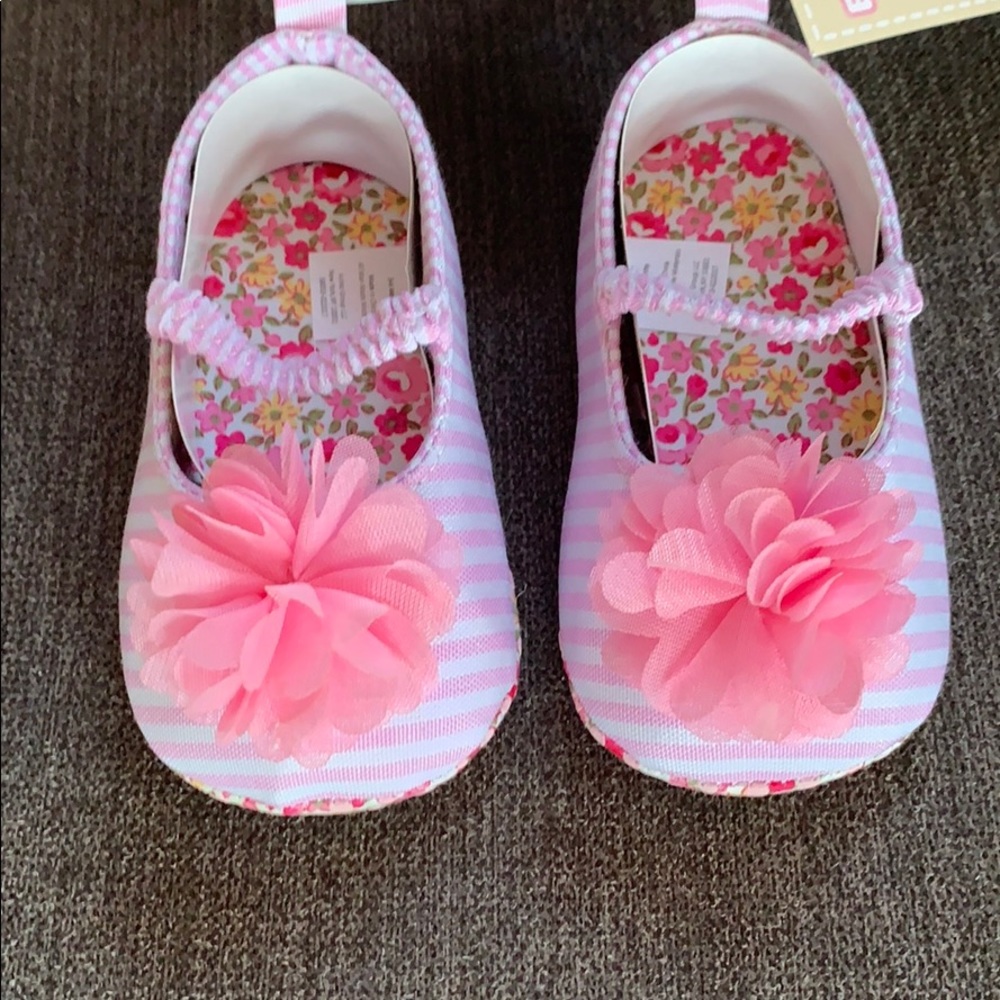 NWT Barr Hugs pink ballerina booties